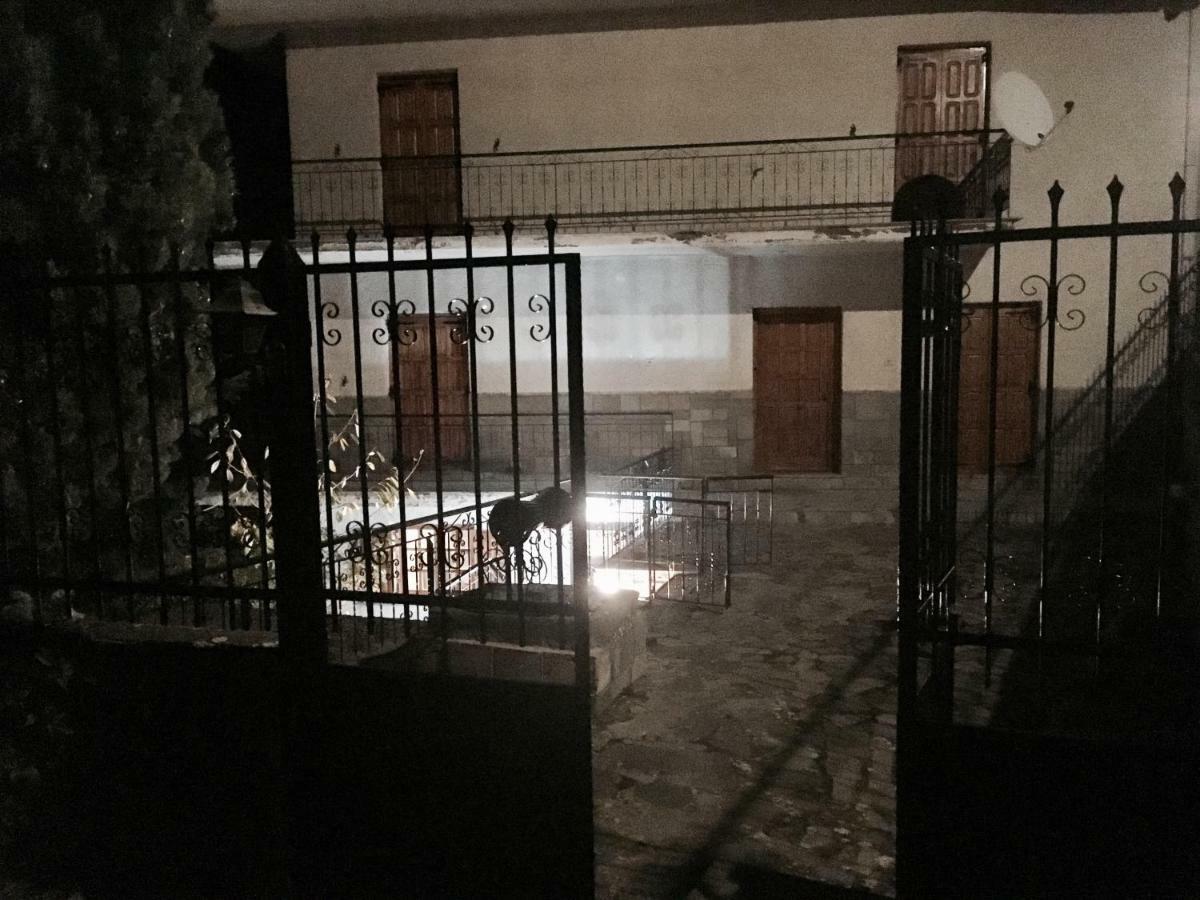 Vitina'S Little House Hotel Exterior foto